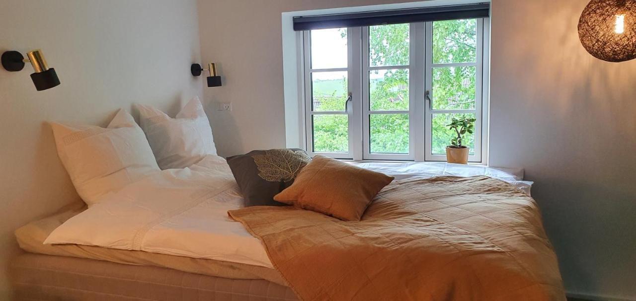 Hos Molsgaarden Bed & Breakfast Knebel Eksteriør bilde