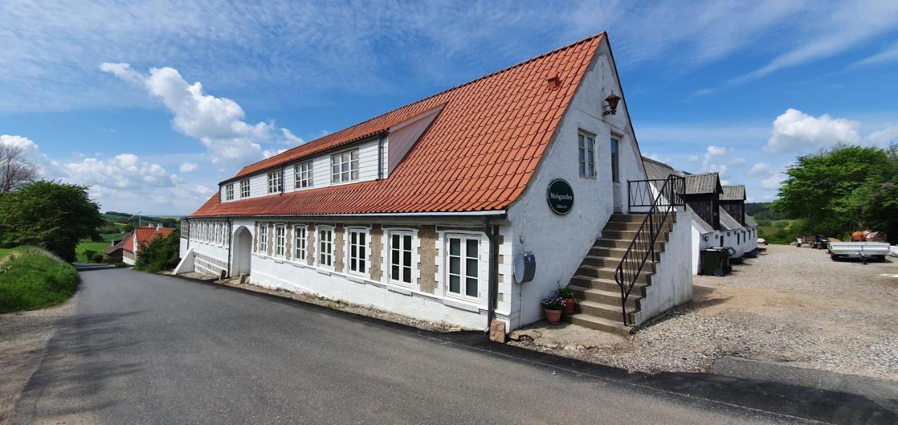 Hos Molsgaarden Bed & Breakfast Knebel Eksteriør bilde
